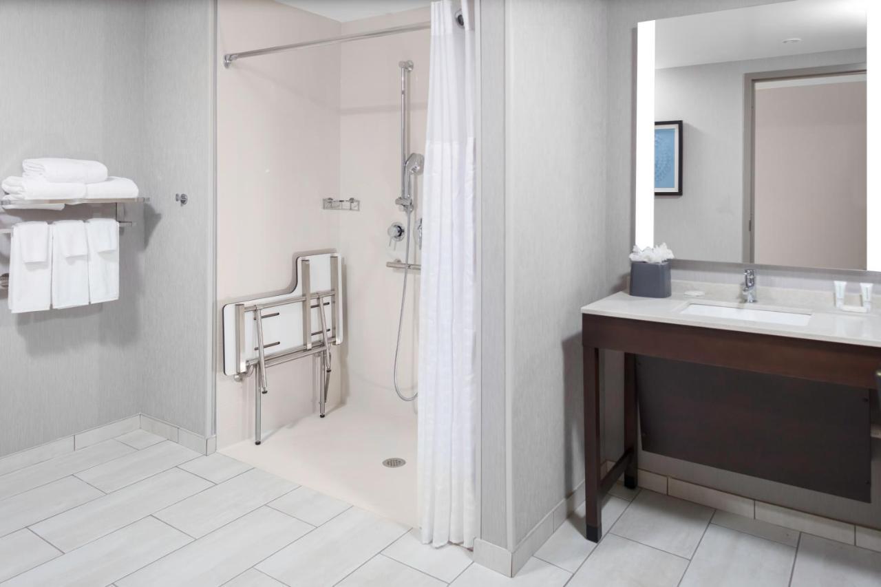King Room with Sofa Bed and Roll-In Shower - Disability Access